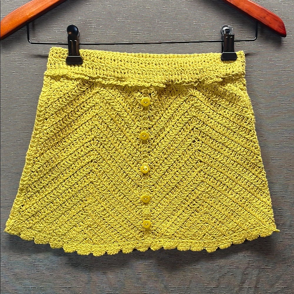 Zara Yellow A-Line Ribbed knitted Girls Mini Skirt Casual